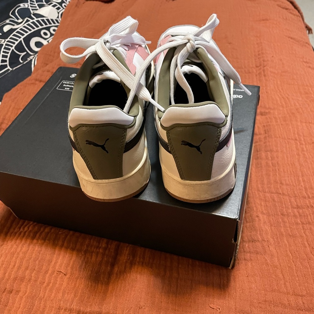 Puma Women's Sneakers in Pink, White, and Black - Picture 3 of 4